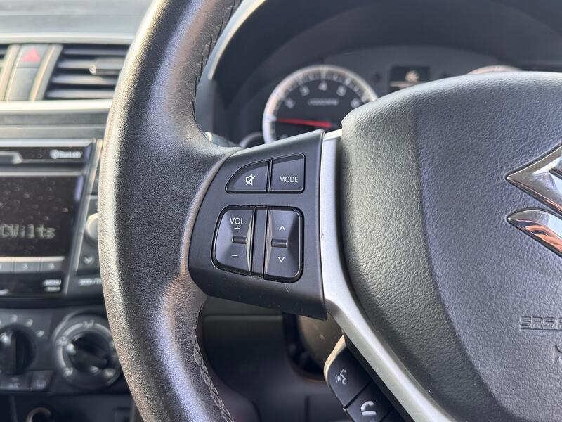 SUZUKI SWIFT