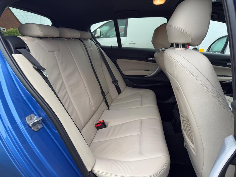 BMW 1 SERIES