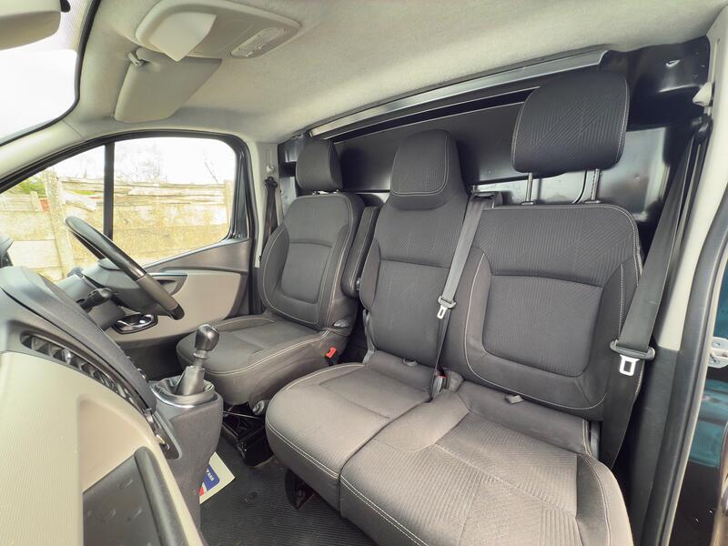 RENAULT TRAFIC