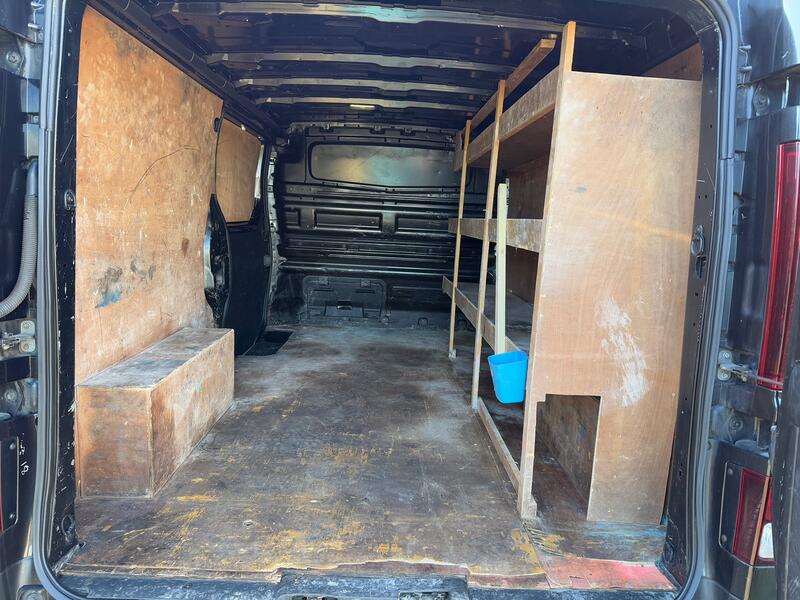 RENAULT TRAFIC