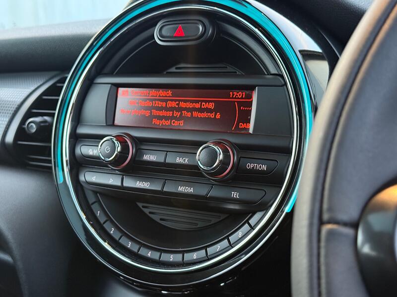 MINI HATCH