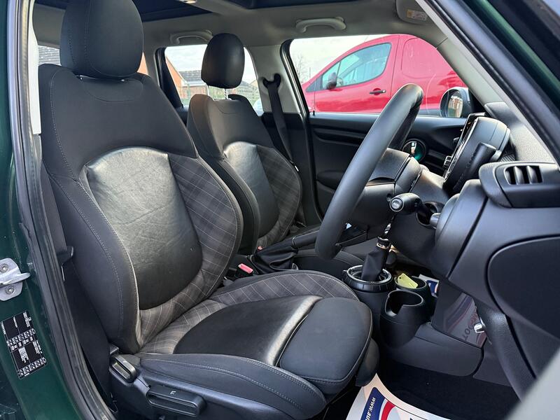 MINI HATCH