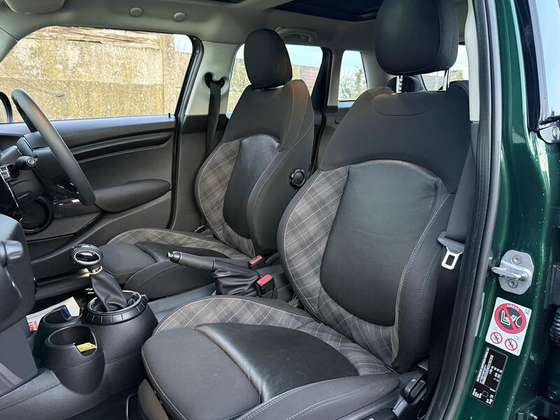 MINI HATCH