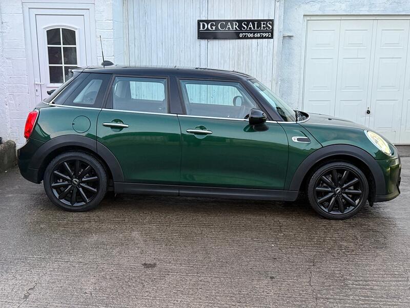 MINI HATCH