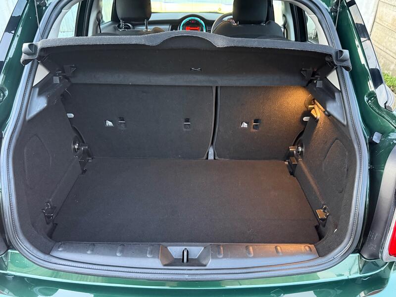 MINI HATCH