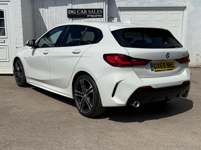 BMW 1 SERIES