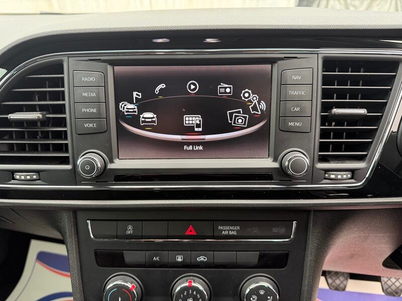 SEAT LEON