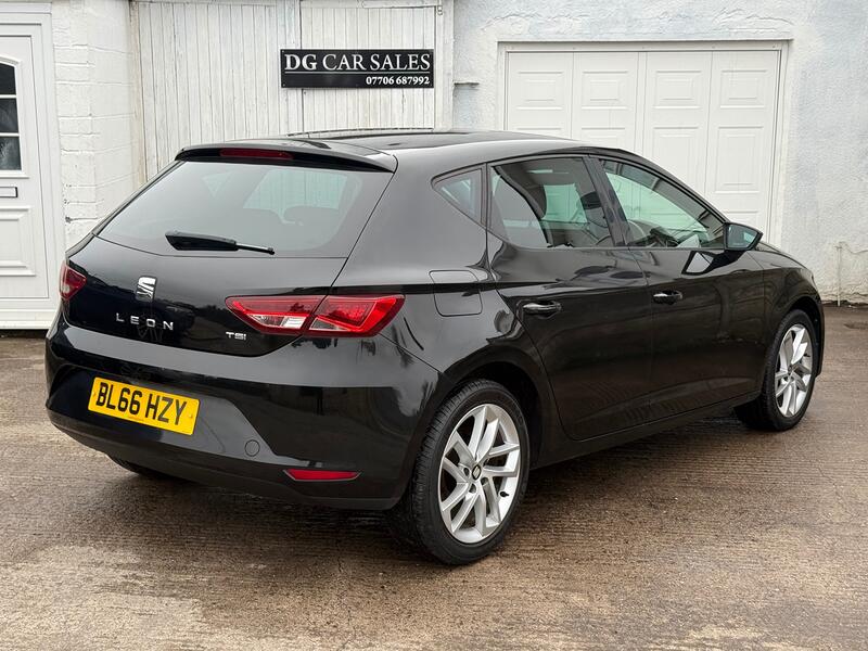 SEAT LEON