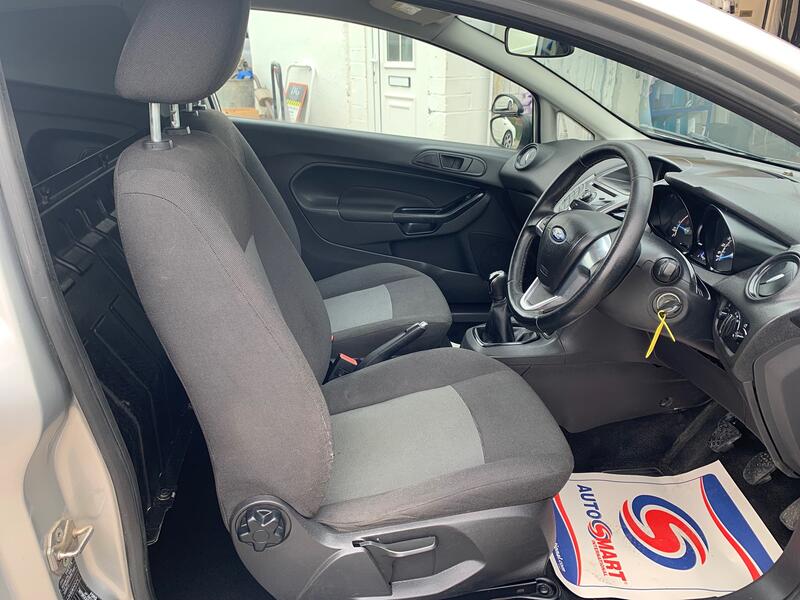FORD FIESTA VAN