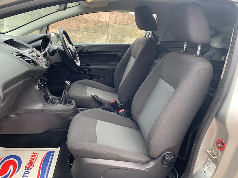 FORD FIESTA VAN