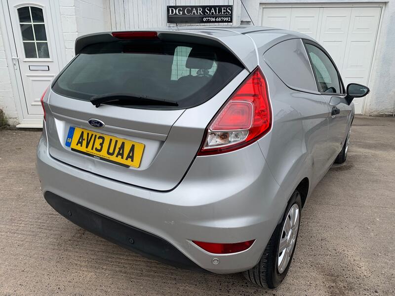 FORD FIESTA VAN