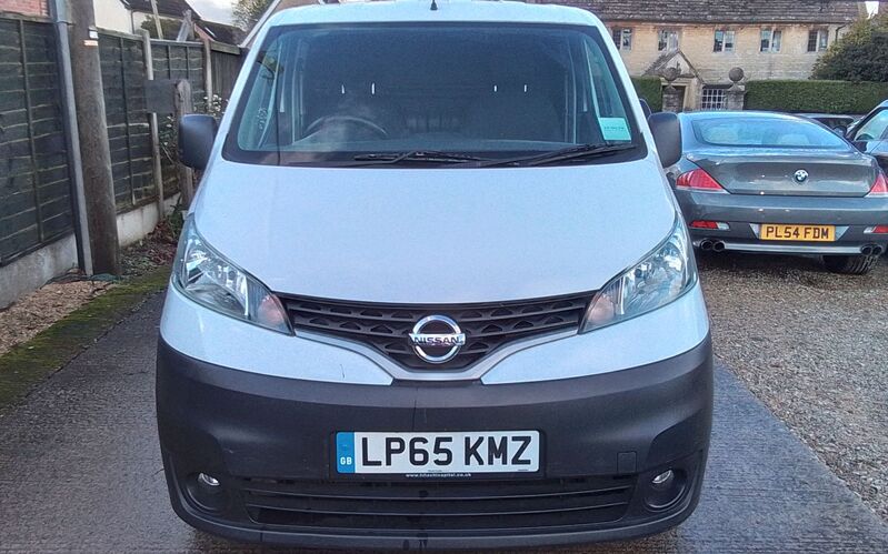 NISSAN NV200