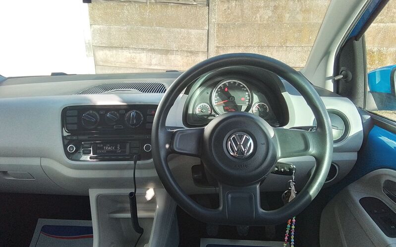 VOLKSWAGEN UP