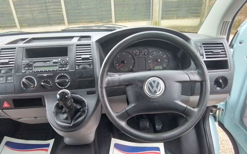 VOLKSWAGEN TRANSPORTER