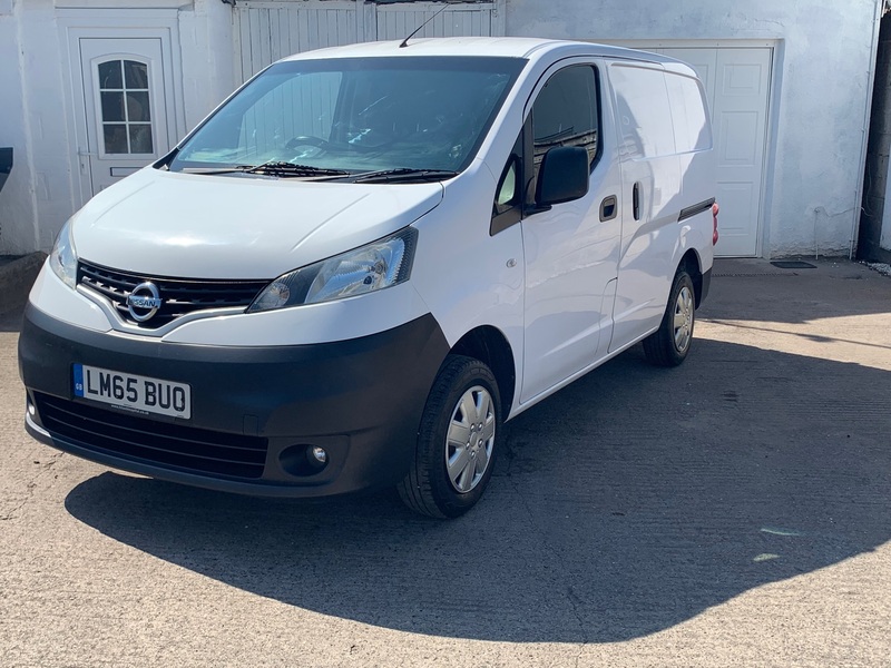 NISSAN NV200