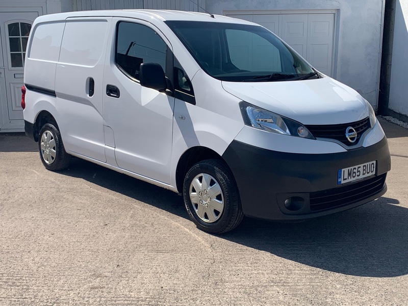 NISSAN NV200