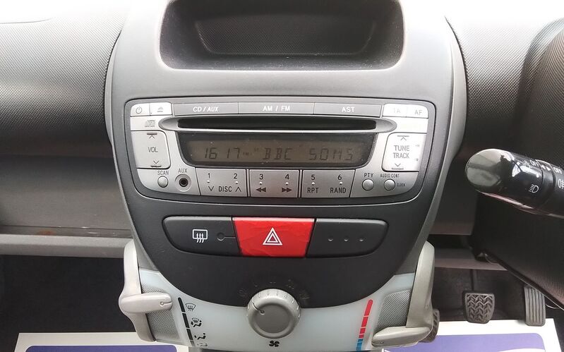 PEUGEOT 107