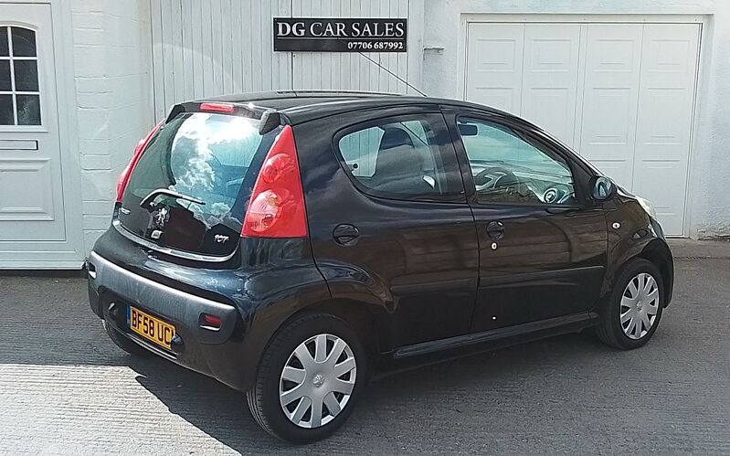 PEUGEOT 107
