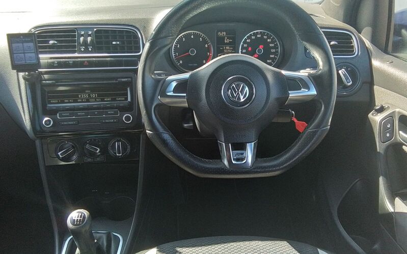 VOLKSWAGEN POLO